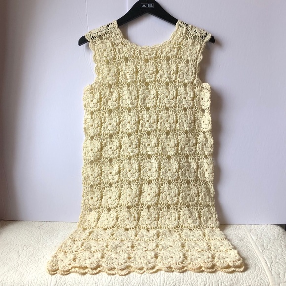 Vintage 1970’s Handmade crochet flower dress EUC - Picture 2 of 9